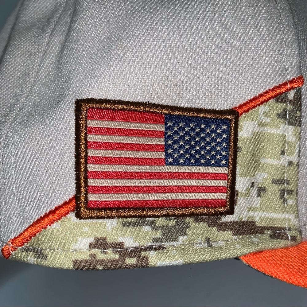 Denver Broncos New Era Stone/Orange ‘23 Salute To Service 59FIFTY Fitted Hat-New - Picture 7 of 10